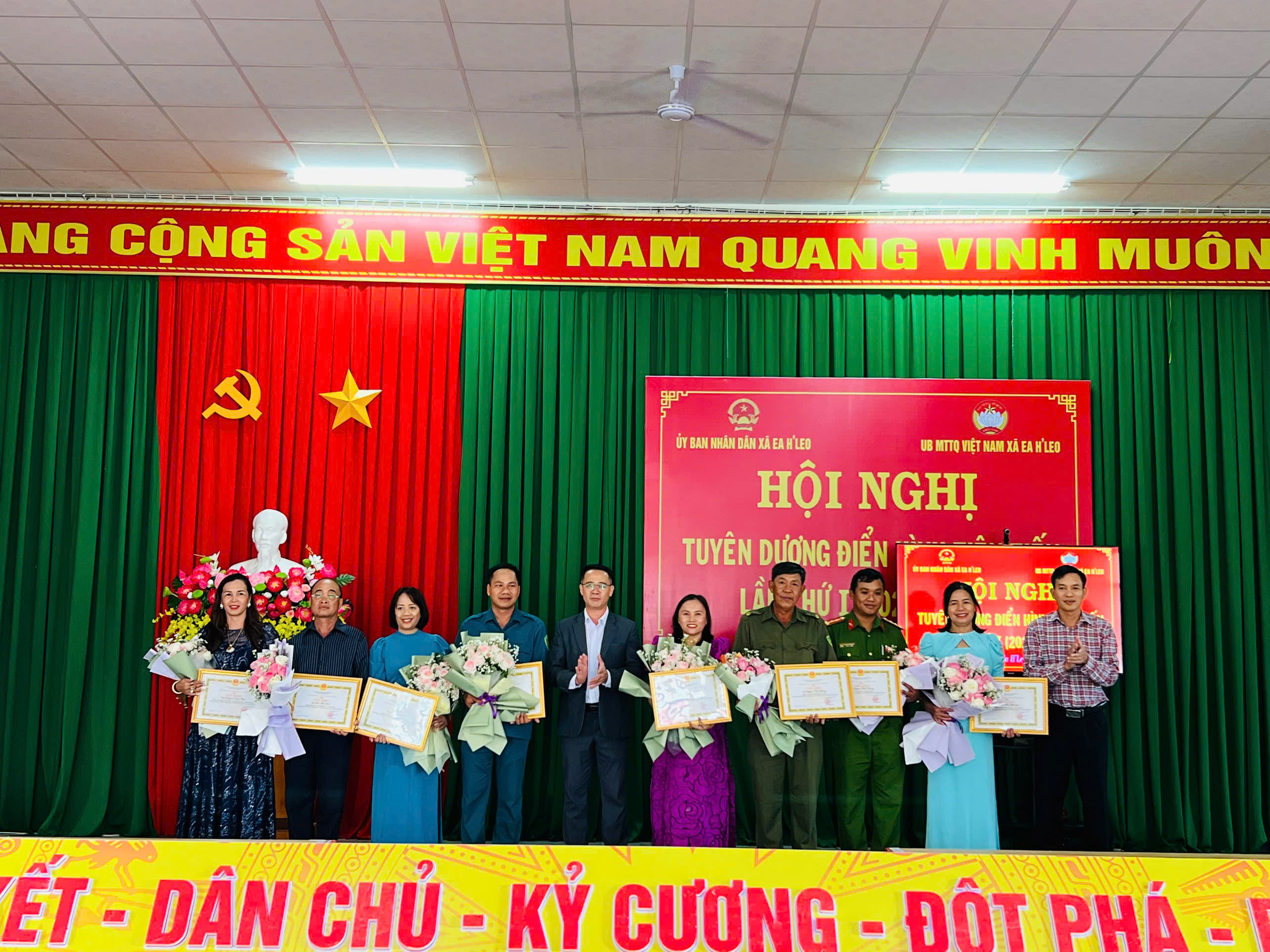 z7027500897255_913792a559c69e745409645b5c4d1490