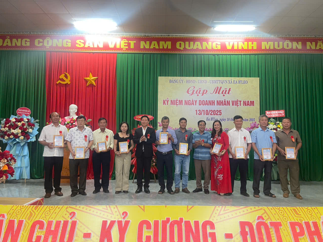 z7103988441174_2806bb3bb2da899077dc499a91f30053